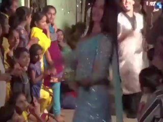 Bade 球 wala hijra 在 绿色 连衣裙 stupendous 舞蹈 3
